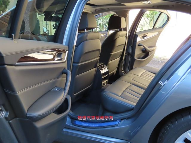 BMW/ 寶馬 530i Luxury  第9張相片