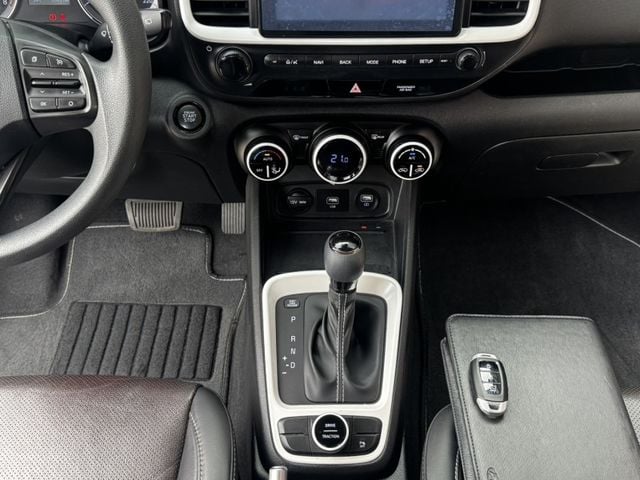 Hyundai Venue  第1張相片