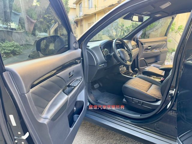 Mitsubishi Outlander  第8張相片