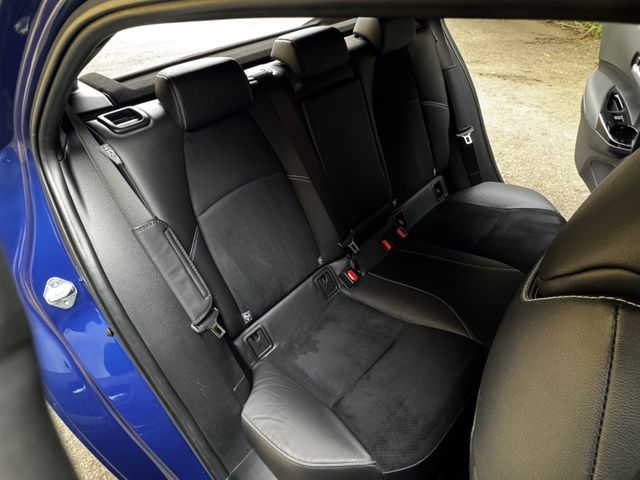Toyota Auris  第17張相片