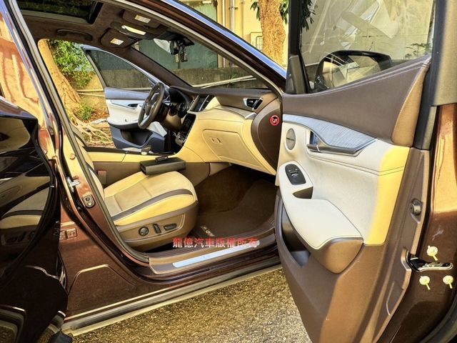 Infiniti QX50  第12張相片