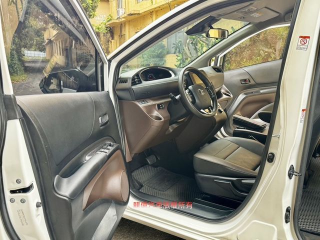 Toyota SIENTA  第8張相片