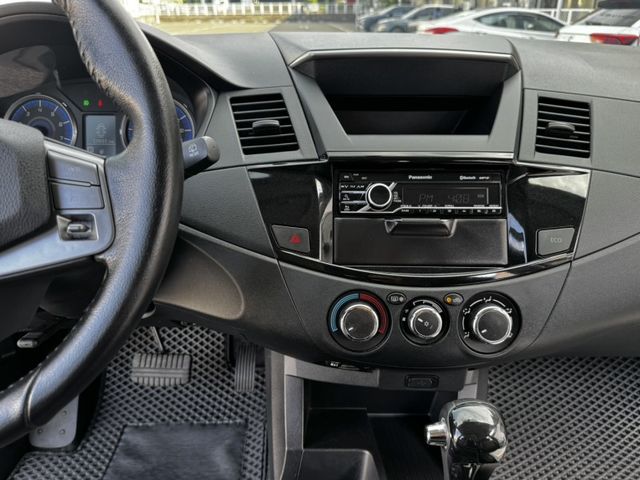 Mitsubishi Zinger  第20張相片