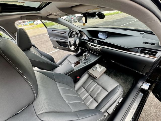 Lexus ES  第2張相片