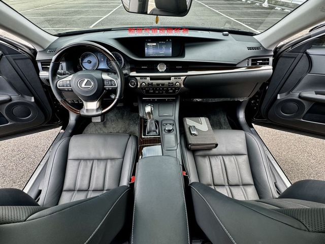 Lexus ES  第6張相片