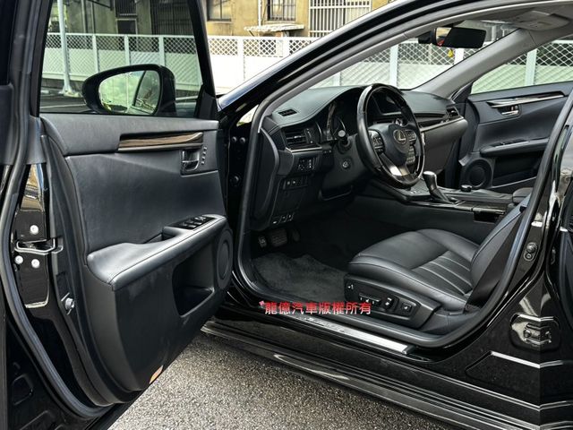 Lexus ES  第8張相片