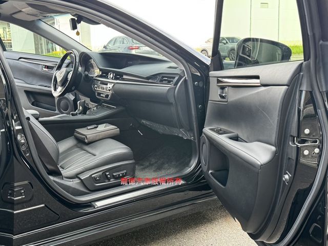 Lexus ES  第12張相片