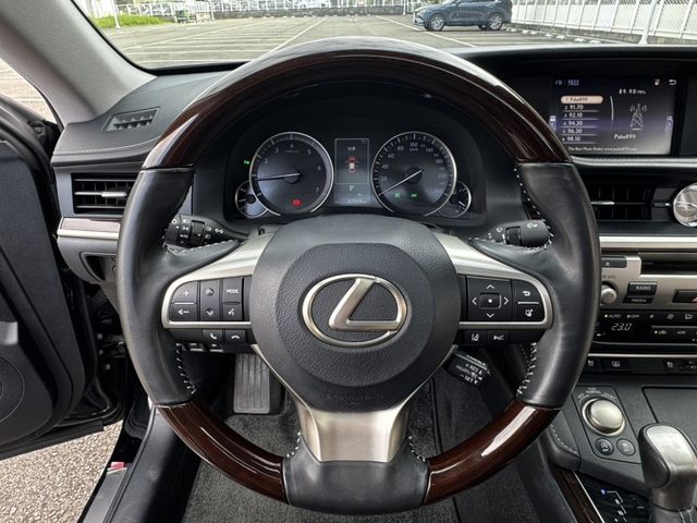 Lexus ES  第19張相片
