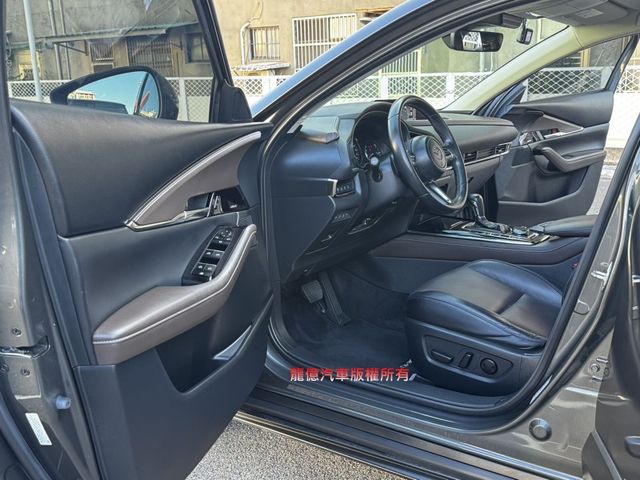 Mazda CX-30  第8張相片