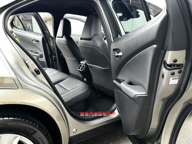 Lexus UX  第11張相片