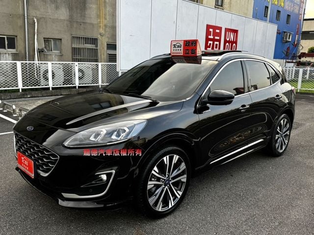 全車原版件V版23年250匹自動跟車盲點車偏數位儀表雙電動椅無線充電抬頭全景天窗  第4張相片