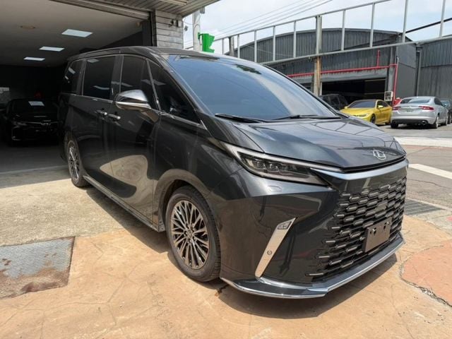 Lexus LM  第4張相片