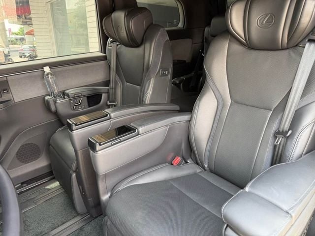 Lexus LM  第10張相片