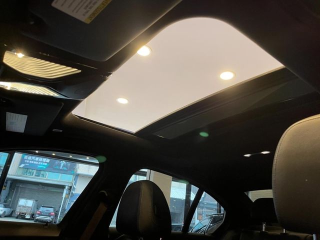 BMW/ 寶馬 330i M Sport  第3張相片