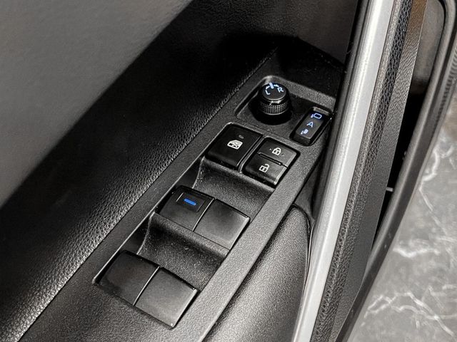 Toyota Cross  第38張相片