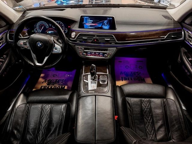 BMW/ 寶馬 750Li Luxury  第2張相片