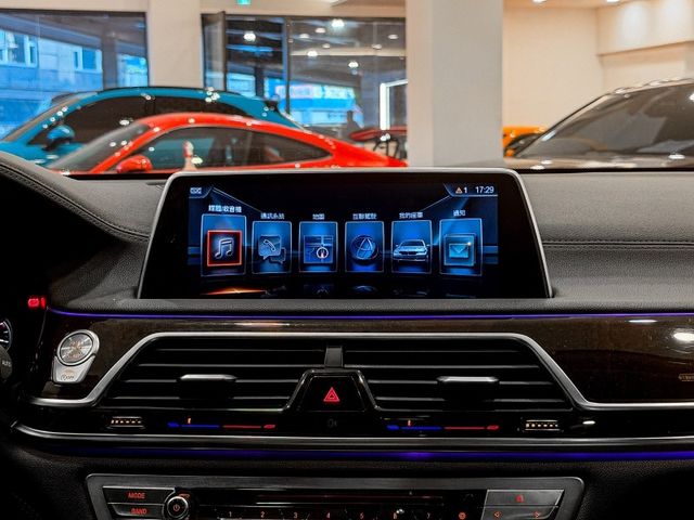 BMW/ 寶馬 750Li Luxury  第35張相片