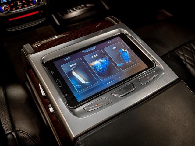 BMW/ 寶馬 750Li Luxury  第47張相片