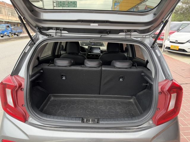 Kia Picanto  第10張相片
