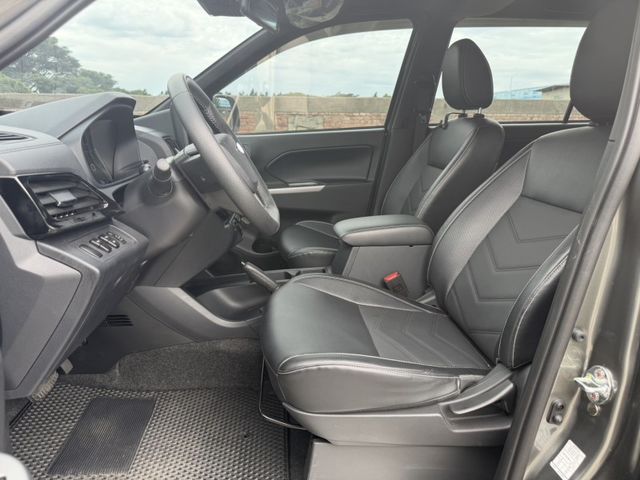 Mitsubishi Zinger  第1張相片