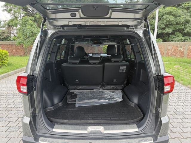 Mitsubishi Zinger  第3張相片