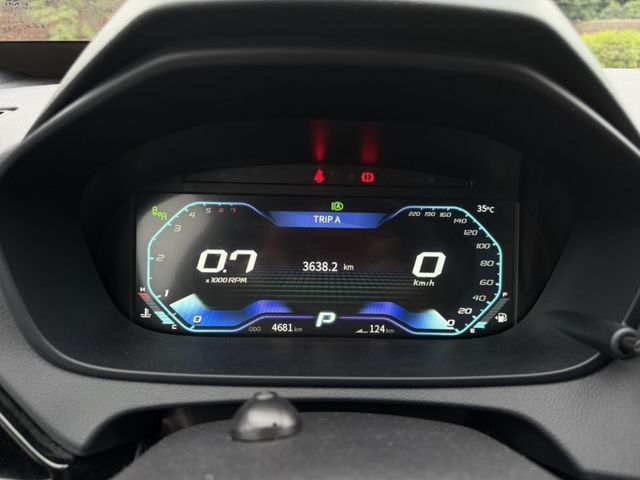 Mitsubishi Zinger  第9張相片