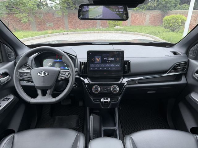Mitsubishi Zinger  第11張相片