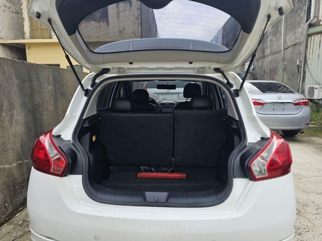 Nissan Tiida  第3張相片