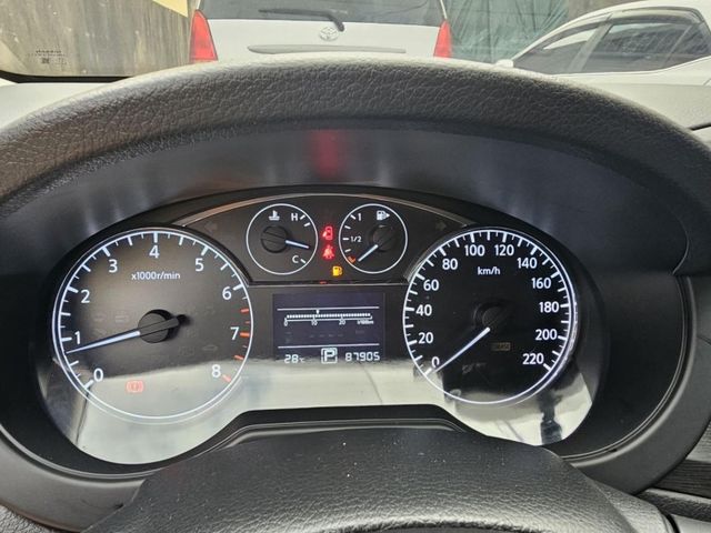 Nissan Tiida  第8張相片