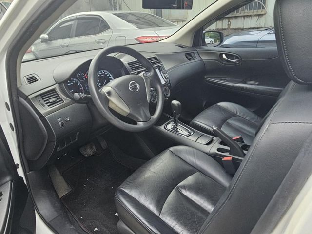 Nissan Tiida  第9張相片