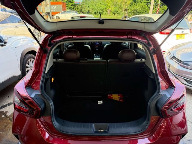 Nissan Tiida  第3張相片