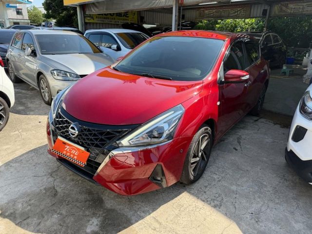 Nissan Tiida  第5張相片