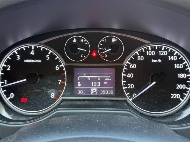 Nissan Tiida  第9張相片