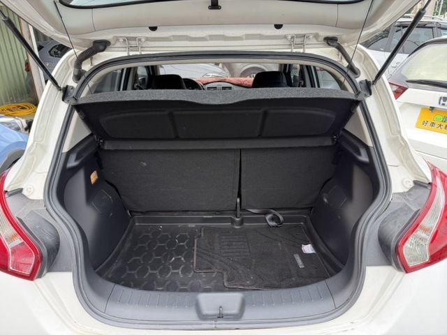 Nissan Tiida  第3張相片