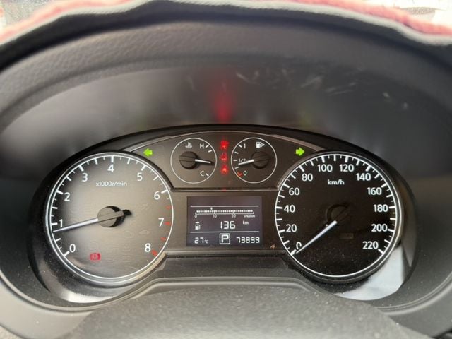 Nissan Tiida  第9張相片