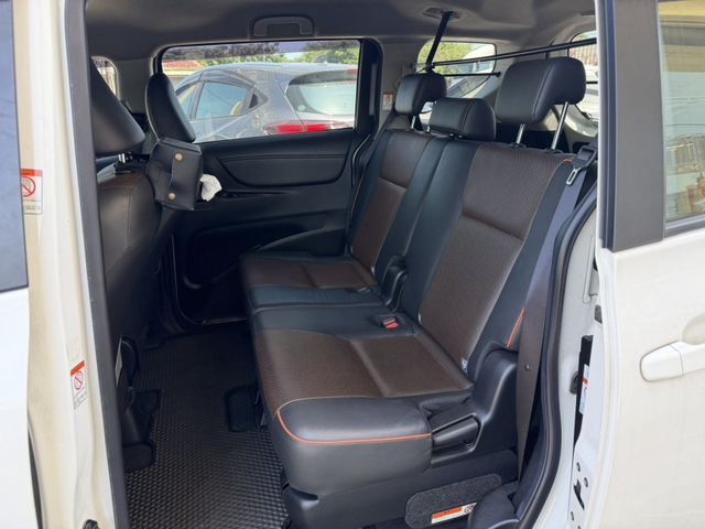 Toyota SIENTA  第12張相片