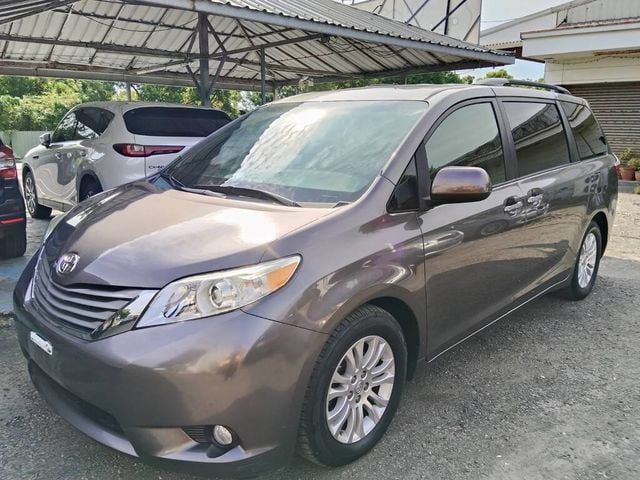 TOYOTA豐田 SIENNA  第1張相片