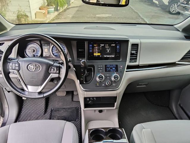 TOYOTA豐田 SIENNA  第7張相片