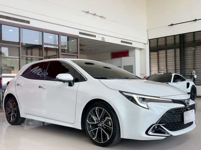 23 年式 Toyota 小改款 Corolla Sport 2.0旗艦版 原廠保養 保固中 超低里程僅跑四萬一  第1張相片