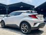 2023 Toyota C-HR 豪華 一手車 里程僅跑一萬七 原廠保固中  第18張縮圖