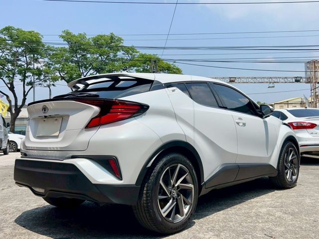 2023 Toyota C-HR 豪華 一手車 里程僅跑一萬七 原廠保固中  第20張相片