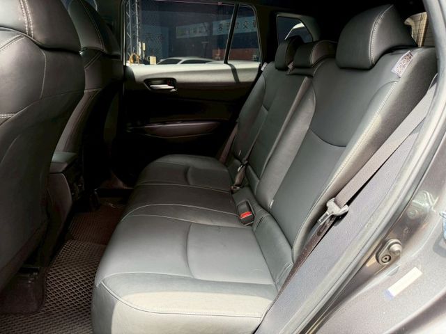 2020 Toyota Corolla Cross 1.8尊爵版 超低里程僅跑四萬四  第13張相片