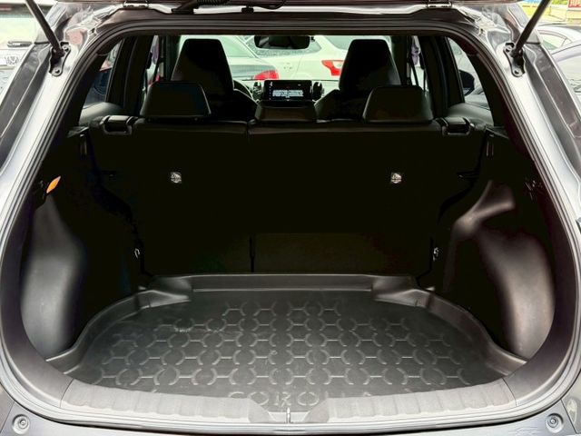 2020 Toyota Corolla Cross 1.8尊爵版 超低里程僅跑四萬四  第15張相片