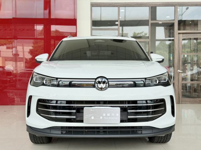 2025 VW Tiguan 330 TSI Elegance Premium 一手車 原廠保養 保固中 里程僅跑四千六  第2張相片