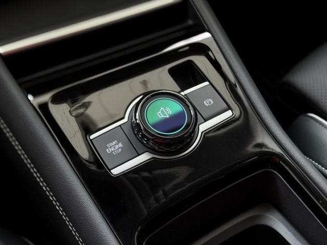 2025 VW Tiguan 330 TSI Elegance Premium 一手車 原廠保養 保固中 里程僅跑四千六  第15張相片
