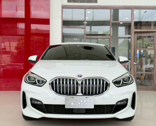 2023 BMW 118i Edition M 原廠保養 超低里程僅跑四萬一  第2張相片