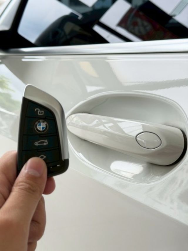 2023 BMW 118i Edition M 原廠保養 超低里程僅跑四萬一  第4張相片