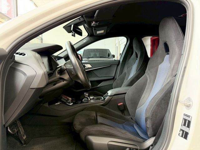 2023 BMW 118i Edition M 原廠保養 超低里程僅跑四萬一  第6張相片