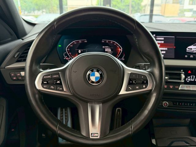 2023 BMW 118i Edition M 原廠保養 超低里程僅跑四萬一  第8張相片