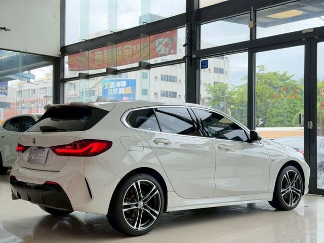 2023 BMW 118i Edition M 原廠保養 超低里程僅跑四萬一  第20張相片